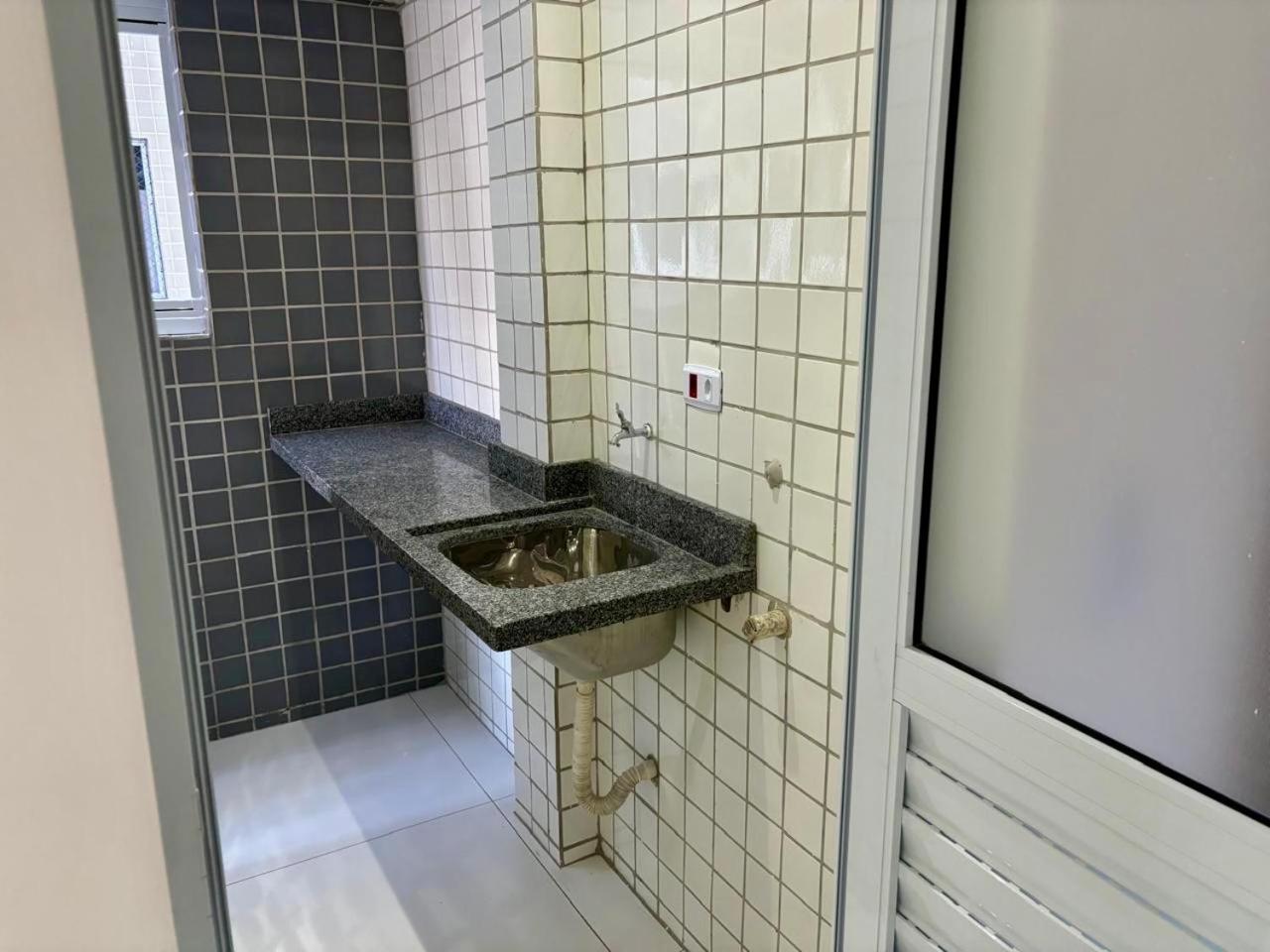 Novo Apto Canto Do Forte, Rua Praia Vista Montanha, Com Wi Fi, Homebeach10, 01 Vaga De Garagem, Melhores Restaurantes Ao Lado Прая-Гранди Экстерьер фото